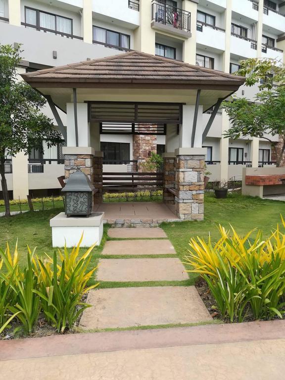 Apartelle D' Oasis Davao Stadt Exterior foto